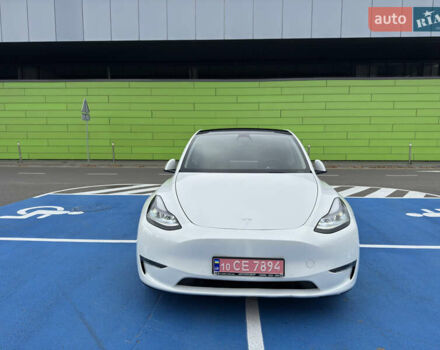 Белый Тесла Model Y, объемом двигателя 0 л и пробегом 68 тыс. км за 35000 $, фото 3 на Automoto.ua