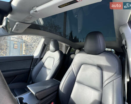Білий Тесла Model Y, об'ємом двигуна 0 л та пробігом 12 тис. км за 24750 $, фото 39 на Automoto.ua