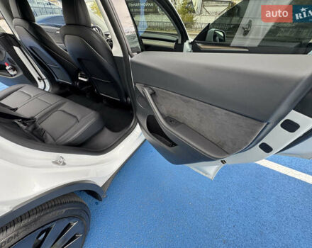 Белый Тесла Model Y, объемом двигателя 0 л и пробегом 68 тыс. км за 35000 $, фото 21 на Automoto.ua