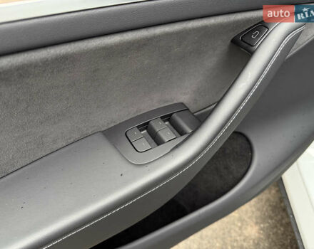 Белый Тесла Model Y, объемом двигателя 0 л и пробегом 53 тыс. км за 36700 $, фото 14 на Automoto.ua