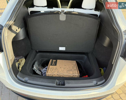 Белый Тесла Model Y, объемом двигателя 0 л и пробегом 102 тыс. км за 26000 $, фото 9 на Automoto.ua