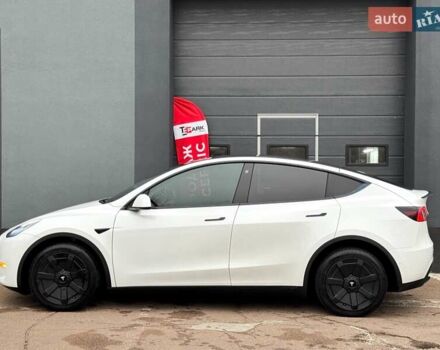 Білий Тесла Model Y, об'ємом двигуна 0 л та пробігом 60 тис. км за 28500 $, фото 5 на Automoto.ua