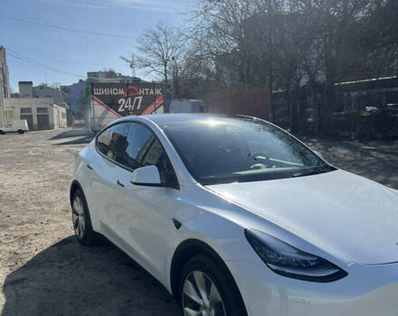 Белый Тесла Model Y, объемом двигателя 0 л и пробегом 17 тыс. км за 27500 $, фото 1 на Automoto.ua