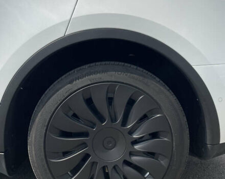 Белый Тесла Model Y, объемом двигателя 0 л и пробегом 76 тыс. км за 24900 $, фото 13 на Automoto.ua