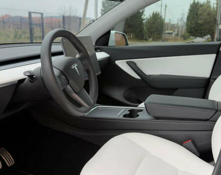 Белый Тесла Model Y, объемом двигателя 0 л и пробегом 20 тыс. км за 22500 $, фото 10 на Automoto.ua