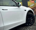 Білий Тесла Model Y, об'ємом двигуна 0 л та пробігом 62 тис. км за 27400 $, фото 53 на Automoto.ua