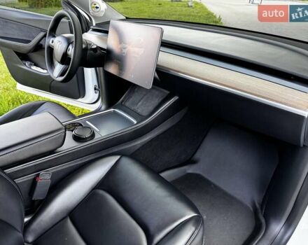 Белый Тесла Model Y, объемом двигателя 0 л и пробегом 59 тыс. км за 28800 $, фото 29 на Automoto.ua