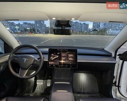 Тесла Model Y 2022 в Киеве на Automoto.ua Белый Тесла Model Y, объемом двигателя 0 л и пробегом 65 тыс. км за 28000 $, фото 16 на Automoto.ua