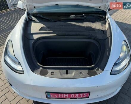 Тесла Model Y 2022 в Луцке на Automoto.ua Белый Тесла Model Y, объемом двигателя 0 л и пробегом 243 тыс. км за 18500 $, фото 15 на Automoto.ua