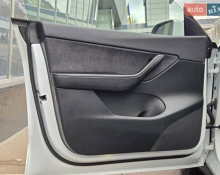 Белый Тесла Model Y, объемом двигателя 0 л и пробегом 70 тыс. км за 31500 $, фото 15 на Automoto.ua