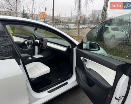 Білий Тесла Model Y, об'ємом двигуна 0 л та пробігом 83 тис. км за 26400 $, фото 17 на Automoto.ua