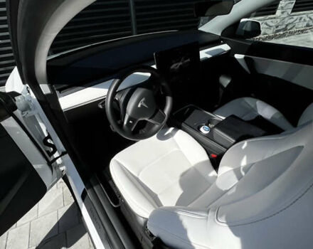 Белый Тесла Model Y, объемом двигателя 0 л и пробегом 59 тыс. км за 26999 $, фото 19 на Automoto.ua