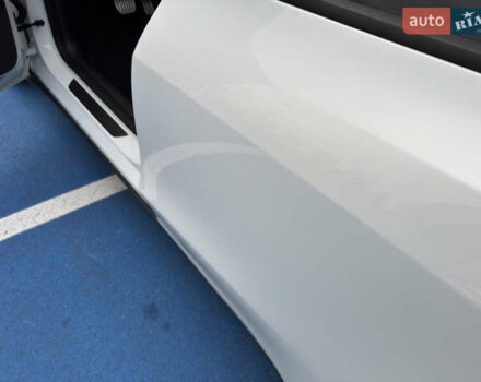 Белый Тесла Model Y, объемом двигателя 0 л и пробегом 68 тыс. км за 35000 $, фото 15 на Automoto.ua