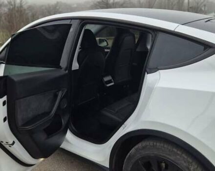 Белый Тесла Model Y, объемом двигателя 0 л и пробегом 27 тыс. км за 29000 $, фото 21 на Automoto.ua