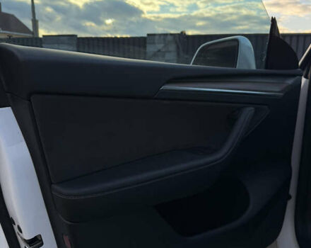 Білий Тесла Model Y, об'ємом двигуна 0 л та пробігом 52 тис. км за 26000 $, фото 7 на Automoto.ua