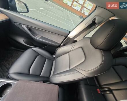 Белый Тесла Model Y, объемом двигателя 0 л и пробегом 38 тыс. км за 28000 $, фото 42 на Automoto.ua