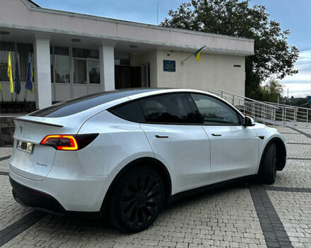 Белый Тесла Model Y, объемом двигателя 0 л и пробегом 43 тыс. км за 26000 $, фото 4 на Automoto.ua