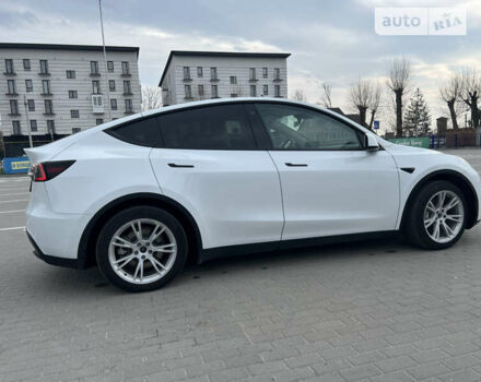 Белый Тесла Model Y, объемом двигателя 0 л и пробегом 15 тыс. км за 36900 $, фото 8 на Automoto.ua