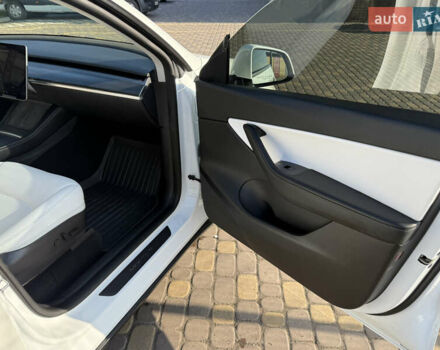 Белый Тесла Model Y, объемом двигателя 0 л и пробегом 102 тыс. км за 26000 $, фото 14 на Automoto.ua