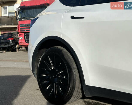 Білий Тесла Model Y, об'ємом двигуна 0 л та пробігом 12 тис. км за 24750 $, фото 10 на Automoto.ua