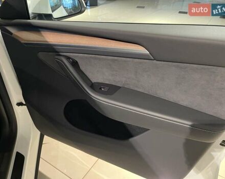 Белый Тесла Model Y, объемом двигателя 0 л и пробегом 14 тыс. км за 47800 $, фото 21 на Automoto.ua