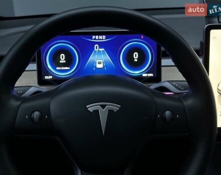 Белый Тесла Model Y, объемом двигателя 0 л и пробегом 33 тыс. км за 35999 $, фото 18 на Automoto.ua
