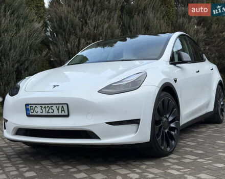 Белый Тесла Model Y, объемом двигателя 0 л и пробегом 129 тыс. км за 27400 $, фото 3 на Automoto.ua