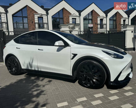 Белый Тесла Model Y, объемом двигателя 0 л и пробегом 62 тыс. км за 39500 $, фото 4 на Automoto.ua