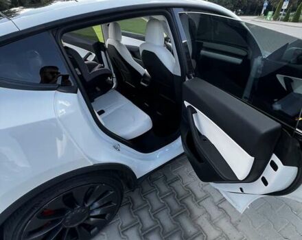 Белый Тесла Model Y, объемом двигателя 0 л и пробегом 59 тыс. км за 27999 $, фото 19 на Automoto.ua