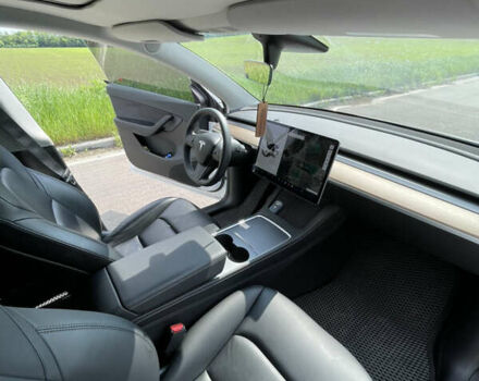 Белый Тесла Model Y, объемом двигателя 0 л и пробегом 76 тыс. км за 24900 $, фото 35 на Automoto.ua