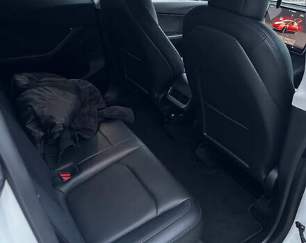 Белый Тесла Model Y, объемом двигателя 0 л и пробегом 43 тыс. км за 26000 $, фото 7 на Automoto.ua