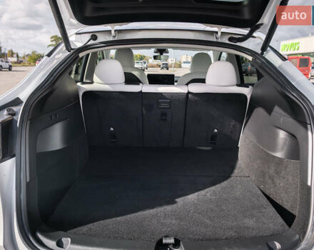 Белый Тесла Model Y, объемом двигателя 0 л и пробегом 51 тыс. км за 29500 $, фото 16 на Automoto.ua