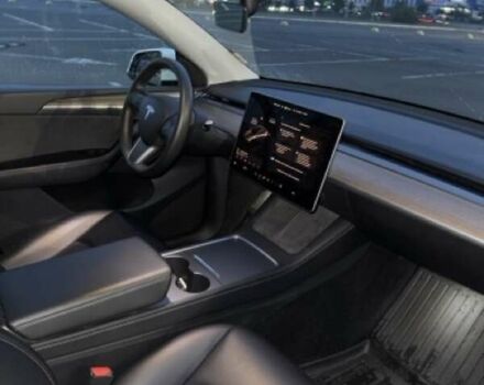 Тесла Model Y 2022 в Киеве на Automoto.ua Белый Тесла Model Y, объемом двигателя 0 л и пробегом 65 тыс. км за 28000 $, фото 11 на Automoto.ua