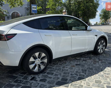 Белый Тесла Model Y, объемом двигателя 0 л и пробегом 8 тыс. км за 31000 $, фото 3 на Automoto.ua
