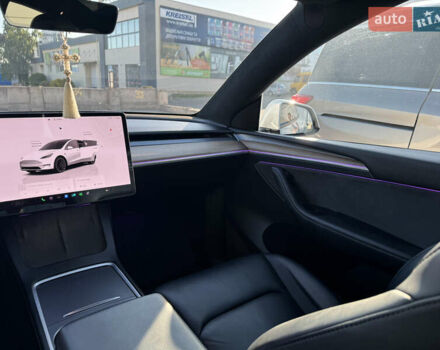 Белый Тесла Model Y, объемом двигателя 0 л и пробегом 62 тыс. км за 39500 $, фото 18 на Automoto.ua