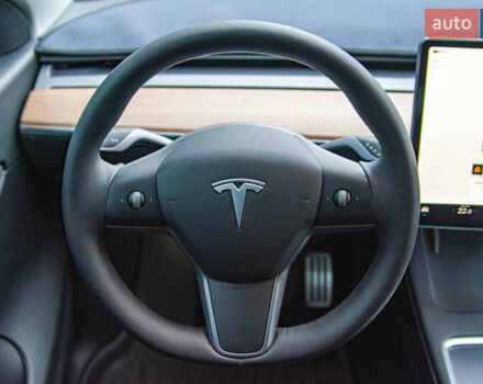 Белый Тесла Model Y, объемом двигателя 0 л и пробегом 20 тыс. км за 44999 $, фото 10 на Automoto.ua