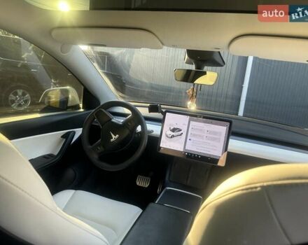 Белый Тесла Model Y, объемом двигателя 0 л и пробегом 25 тыс. км за 35500 $, фото 29 на Automoto.ua
