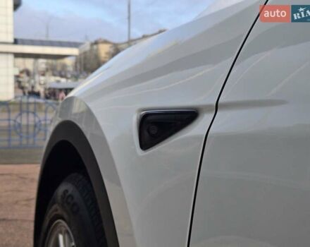 Белый Тесла Model Y, объемом двигателя 0 л и пробегом 70 тыс. км за 31500 $, фото 27 на Automoto.ua