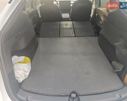 Белый Тесла Model Y, объемом двигателя 0 л и пробегом 38 тыс. км за 28000 $, фото 22 на Automoto.ua