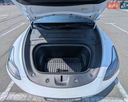 Белый Тесла Model Y, объемом двигателя 0 л и пробегом 39 тыс. км за 29500 $, фото 30 на Automoto.ua