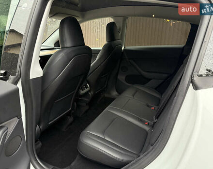 Белый Тесла Model Y, объемом двигателя 0 л и пробегом 53 тыс. км за 36700 $, фото 11 на Automoto.ua