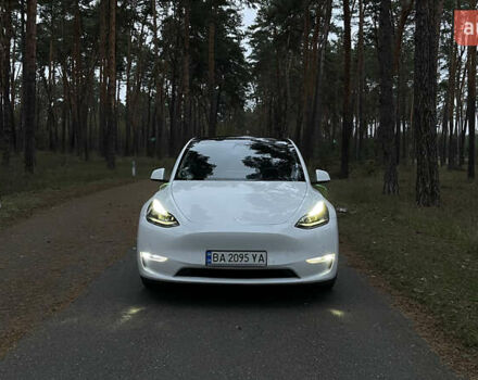 Белый Тесла Model Y, объемом двигателя 0 л и пробегом 119 тыс. км за 29000 $, фото 1 на Automoto.ua
