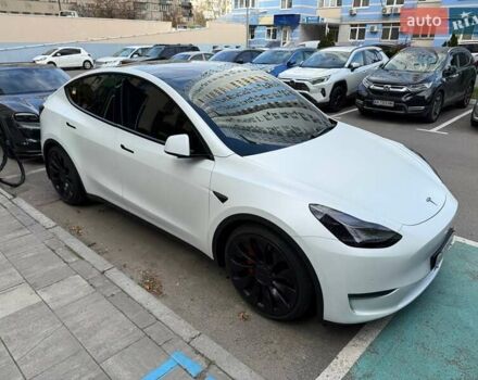 Белый Тесла Model Y, объемом двигателя 0 л и пробегом 49 тыс. км за 35000 $, фото 3 на Automoto.ua