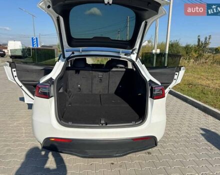 Белый Тесла Model Y, объемом двигателя 0 л и пробегом 12 тыс. км за 30500 $, фото 34 на Automoto.ua