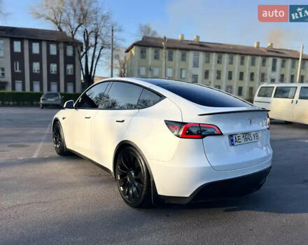 Белый Тесла Model Y, объемом двигателя 0 л и пробегом 62 тыс. км за 28000 $, фото 4 на Automoto.ua