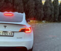 Білий Тесла Model Y, об'ємом двигуна 0 л та пробігом 116 тис. км за 27400 $, фото 26 на Automoto.ua