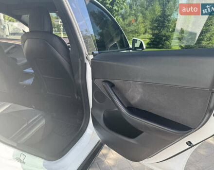 Белый Тесла Model Y, объемом двигателя 0 л и пробегом 62 тыс. км за 39500 $, фото 11 на Automoto.ua
