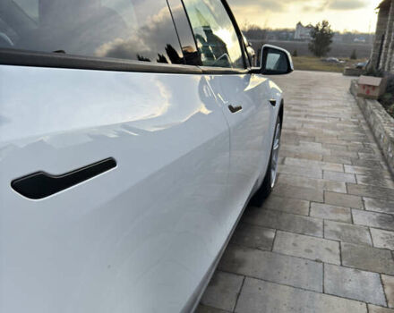 Білий Тесла Model Y, об'ємом двигуна 0 л та пробігом 82 тис. км за 35000 $, фото 6 на Automoto.ua