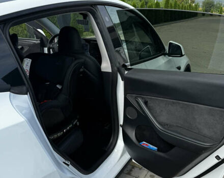 Белый Тесла Model Y, объемом двигателя 0 л и пробегом 91 тыс. км за 29600 $, фото 24 на Automoto.ua