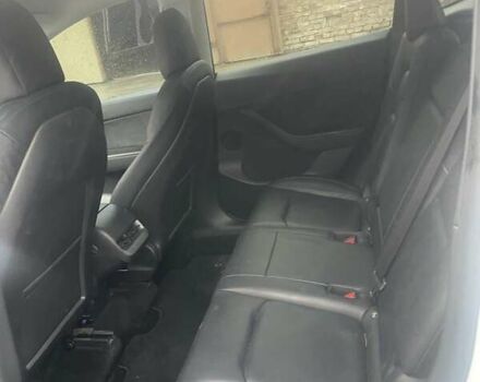 Білий Тесла Model Y, об'ємом двигуна 0 л та пробігом 130 тис. км за 25800 $, фото 4 на Automoto.ua